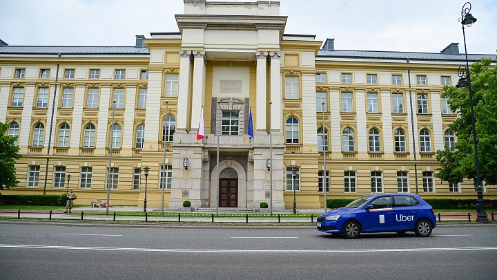 Польские преподаватели провели протестную акцию