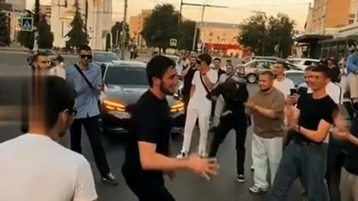 В Иваново установят, кто участвовал в танцах на проезжей части