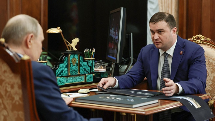 Губернатор Омской области рассказал Путину о росте инвестиций в регионе